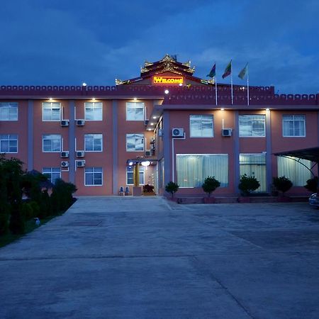 Myat Nan Taw Hotel Loikaw Luaran gambar