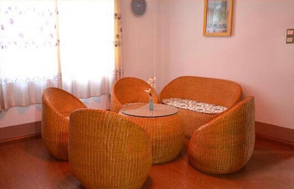 Myat Nan Taw Hotel Loikaw Luaran gambar