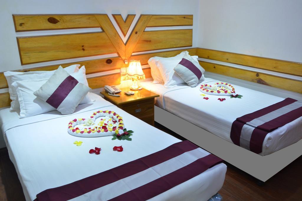 Myat Nan Taw Hotel Loikaw Luaran gambar