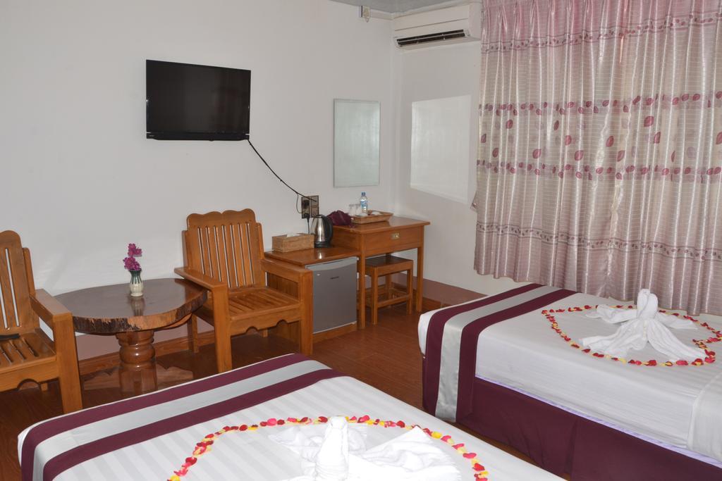 Myat Nan Taw Hotel Loikaw Luaran gambar