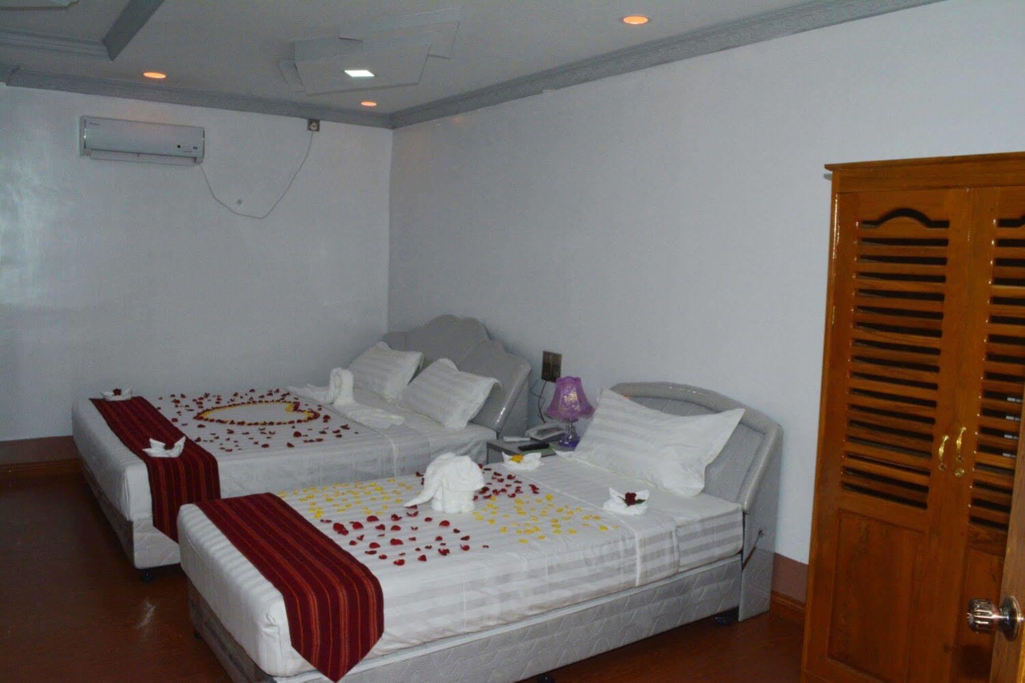 Myat Nan Taw Hotel Loikaw Luaran gambar