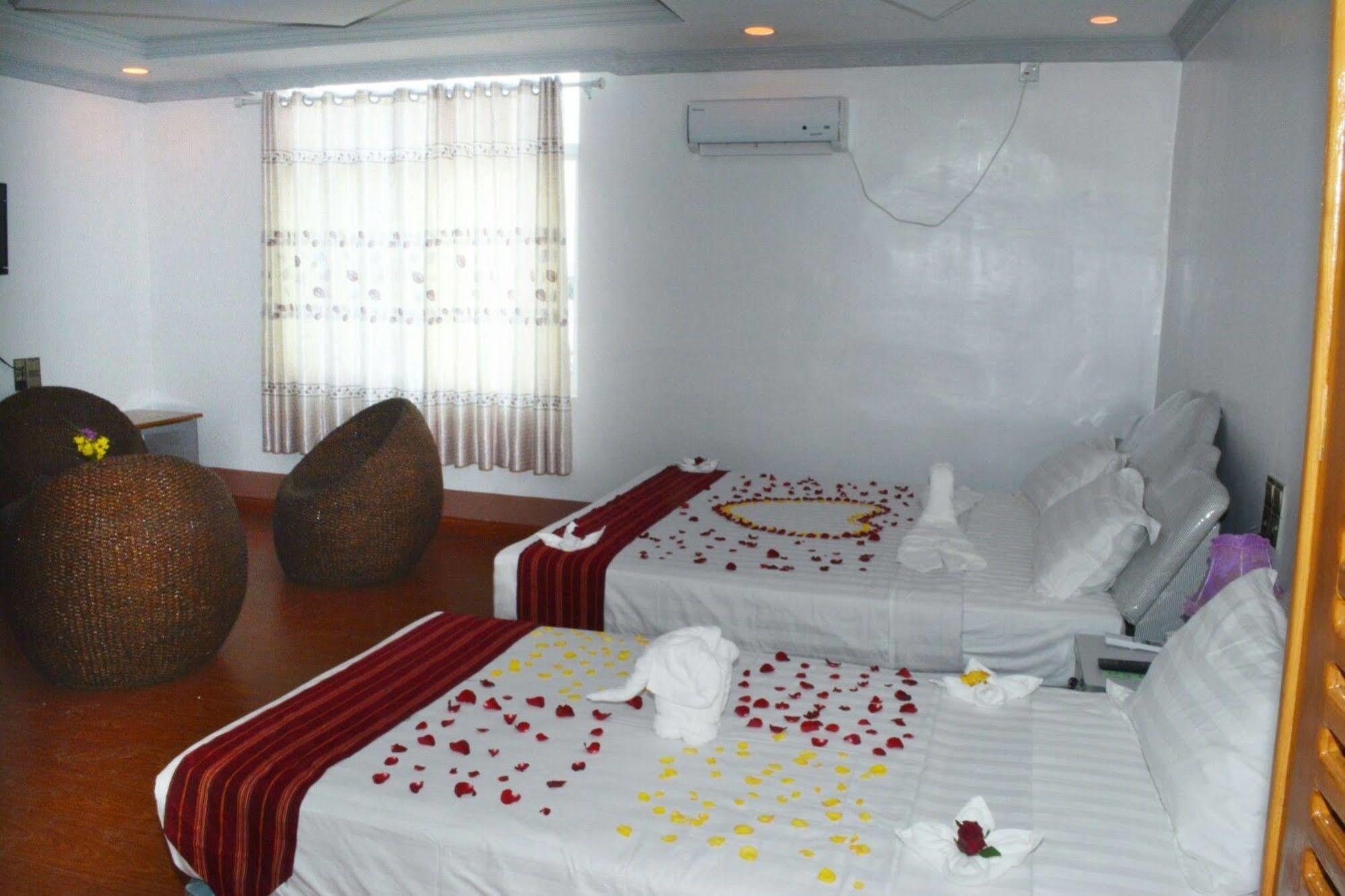 Myat Nan Taw Hotel Loikaw Luaran gambar