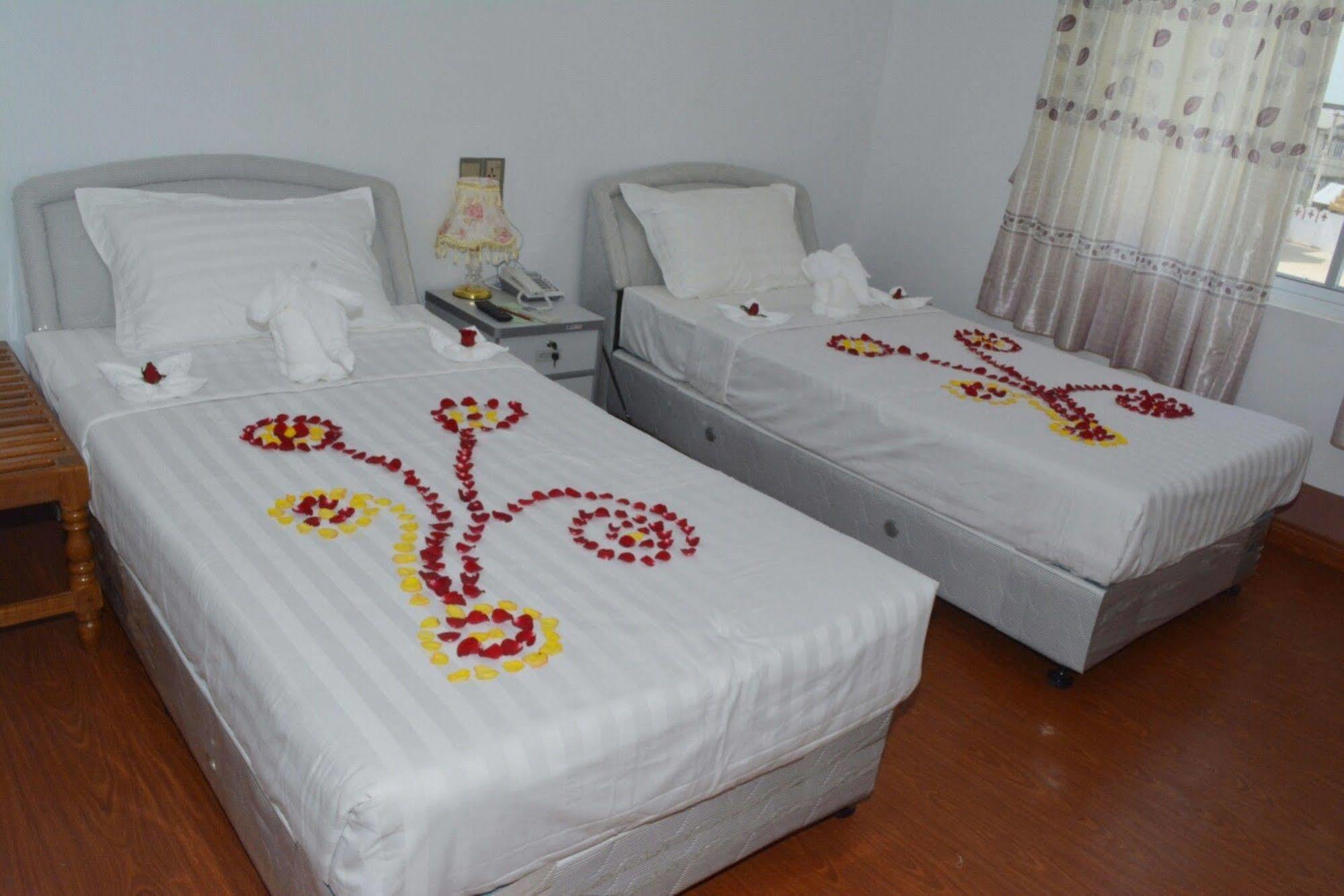 Myat Nan Taw Hotel Loikaw Luaran gambar
