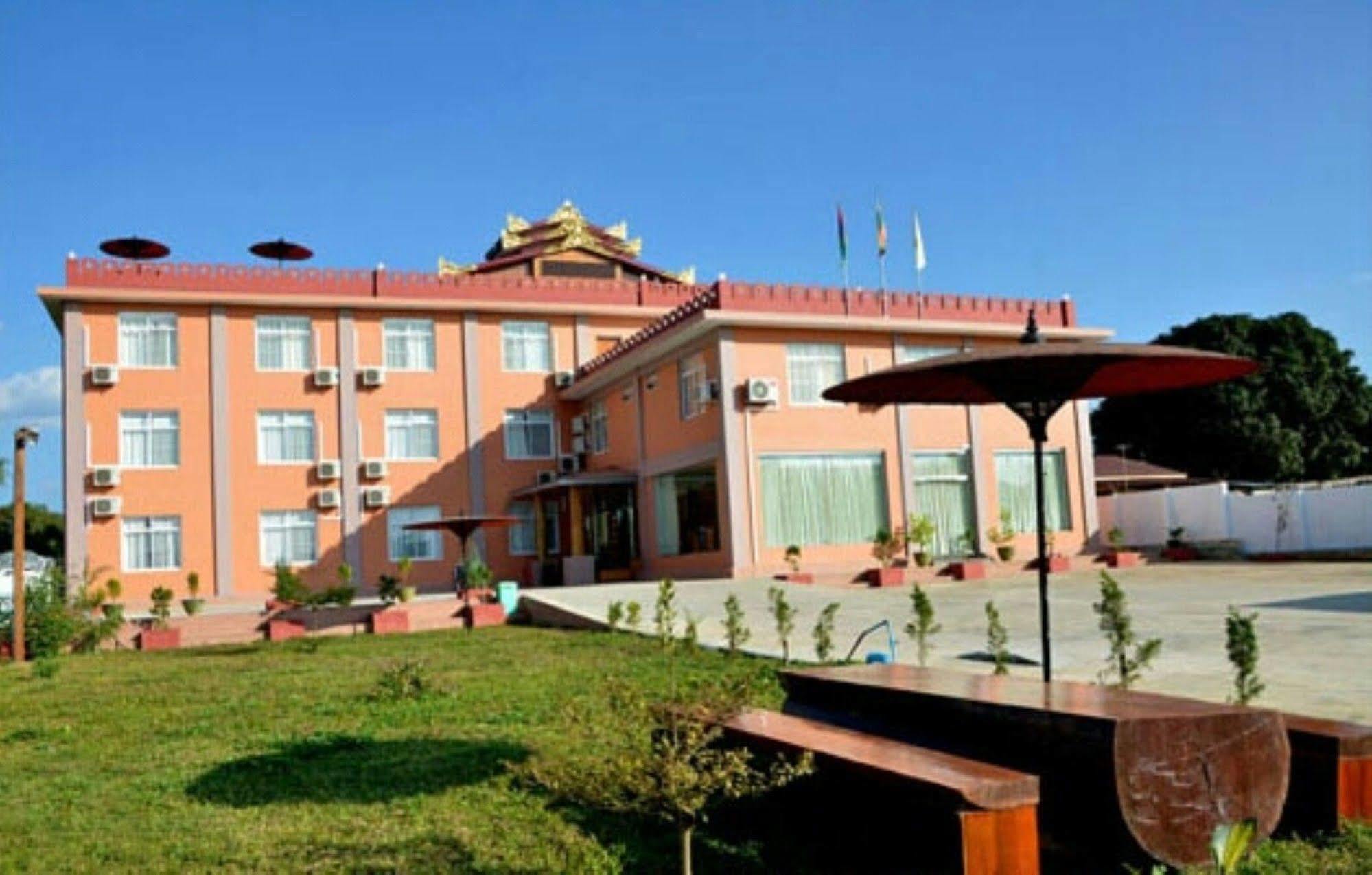 Myat Nan Taw Hotel Loikaw Luaran gambar