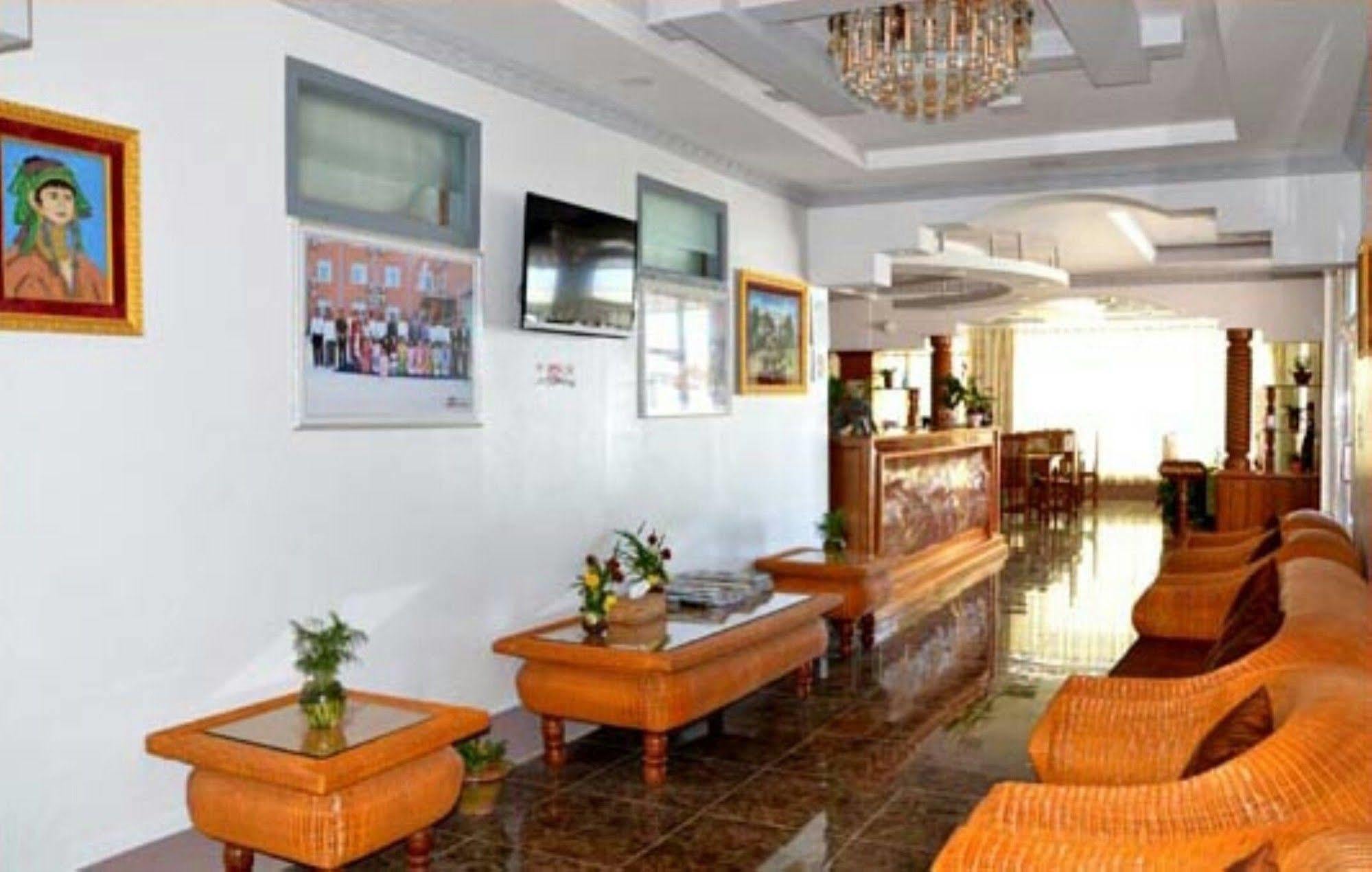 Myat Nan Taw Hotel Loikaw Luaran gambar