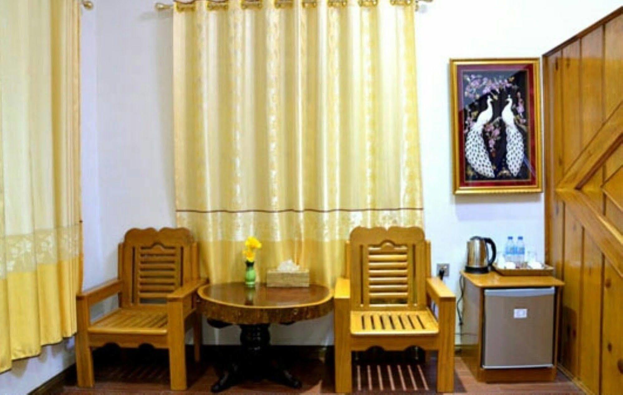 Myat Nan Taw Hotel Loikaw Luaran gambar