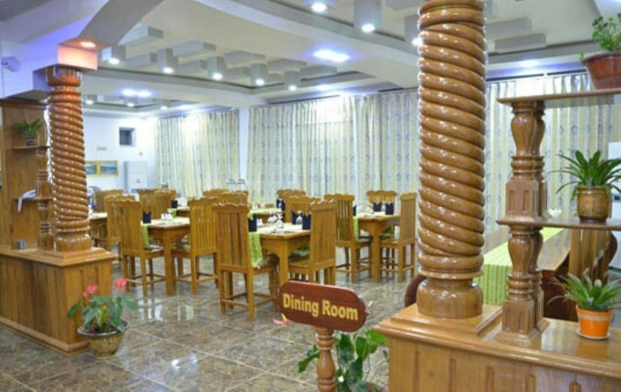 Myat Nan Taw Hotel Loikaw Luaran gambar